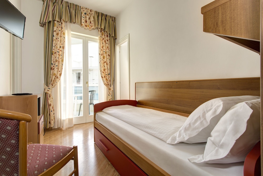 Hotel Cavalieri Palace 7/90