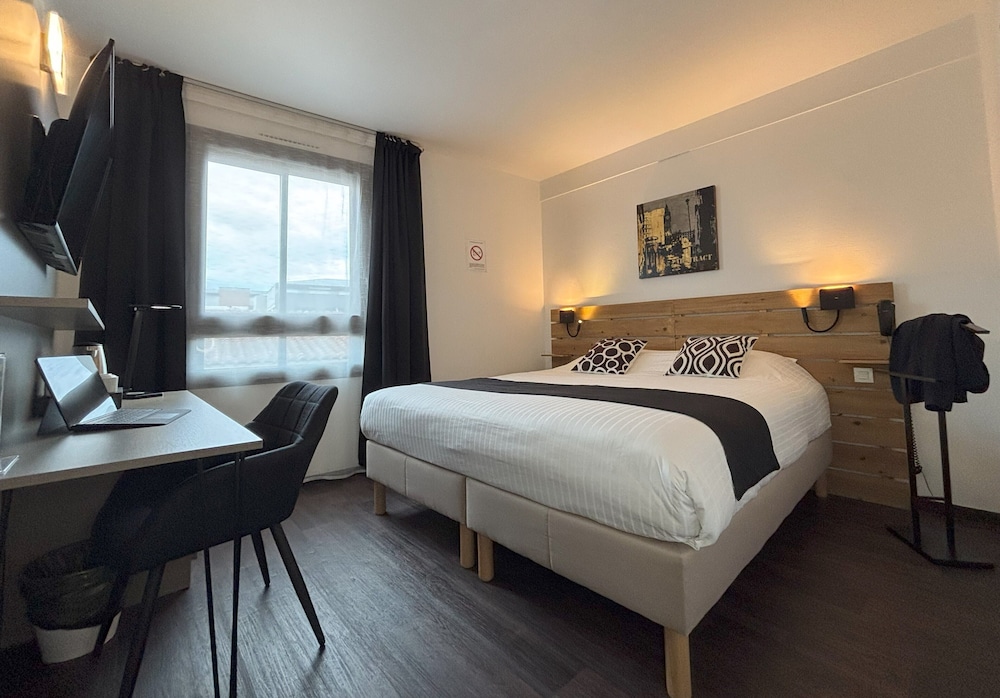 INTER-HOTEL LE VALOIS 11/50