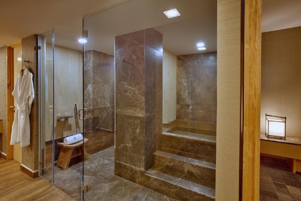 Master, Suite