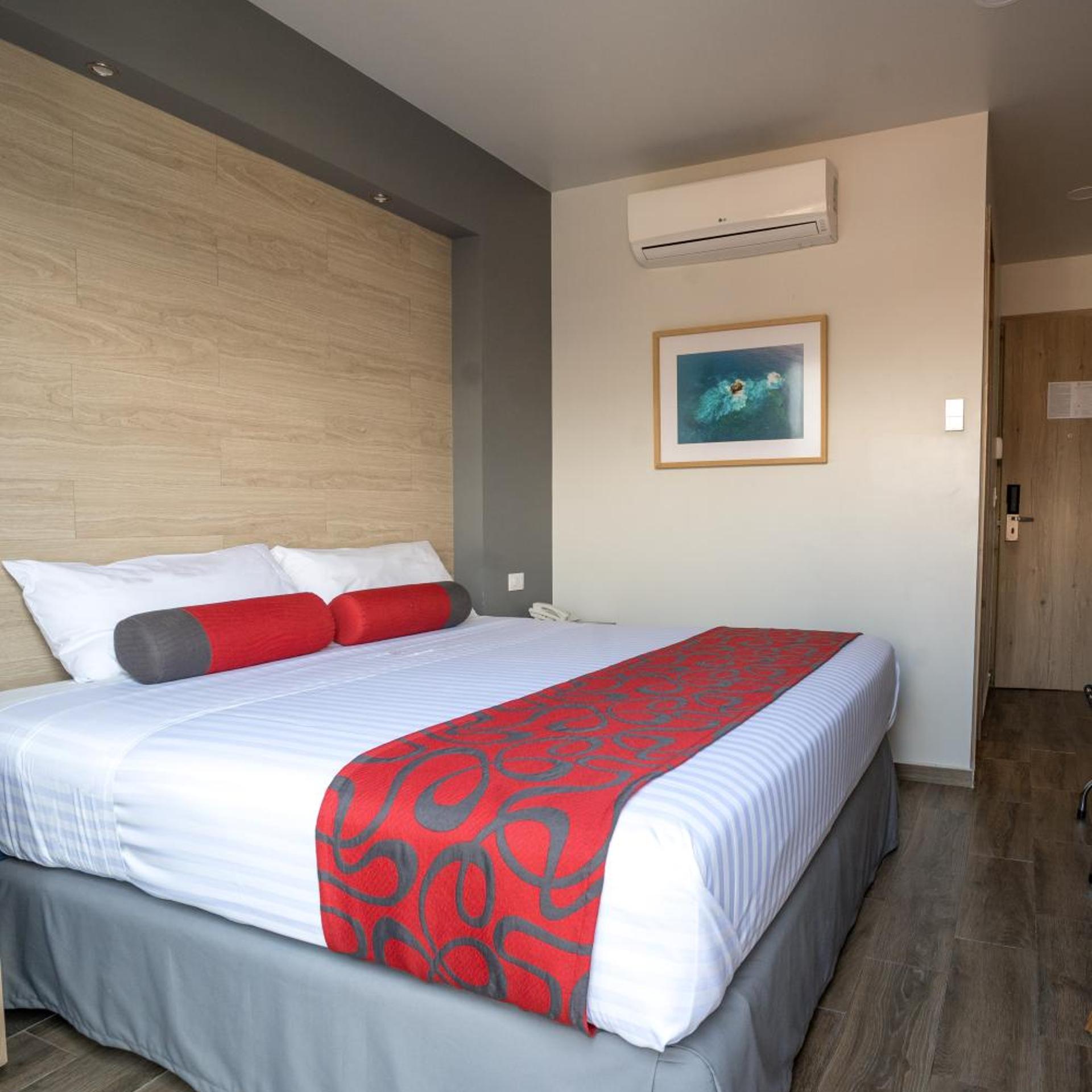 غرفة بسرير كينج، Hotel Roble 3/10