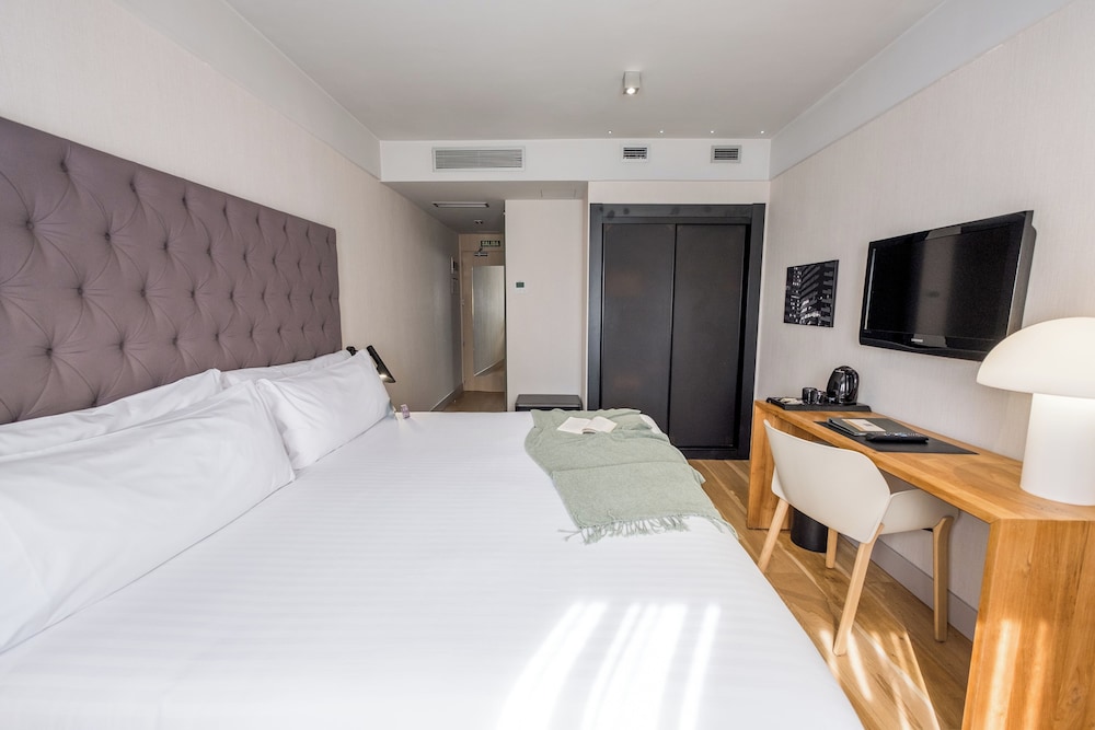 Standard, Double Bed 4/10
