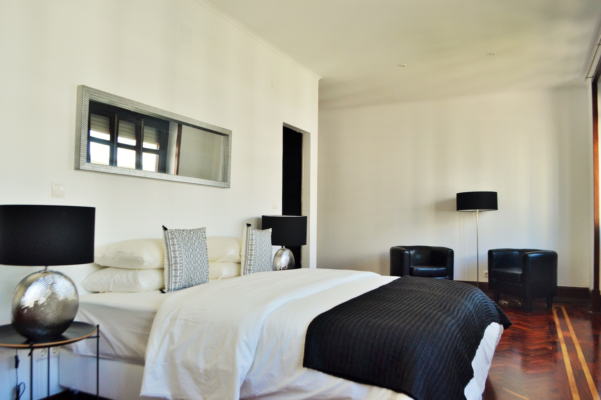 DELUXE, SUITE