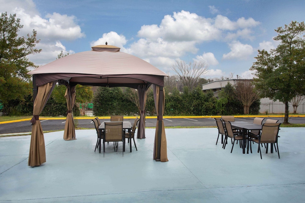 Clarion Pointe Charlotte 44/57