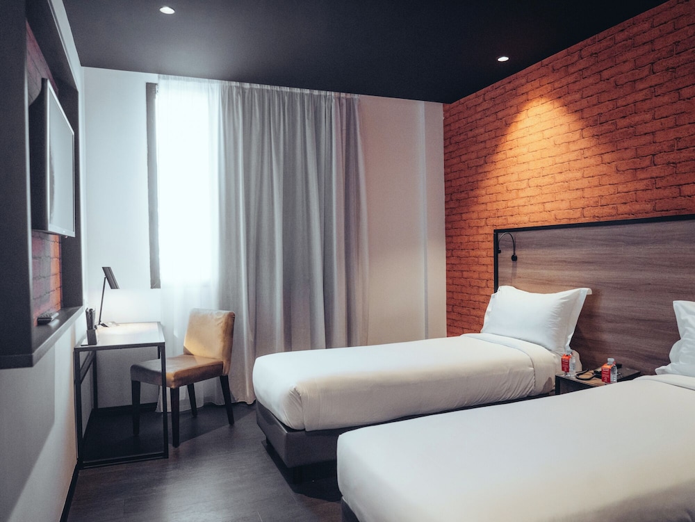 SUPERIOR, TWIN BEDS