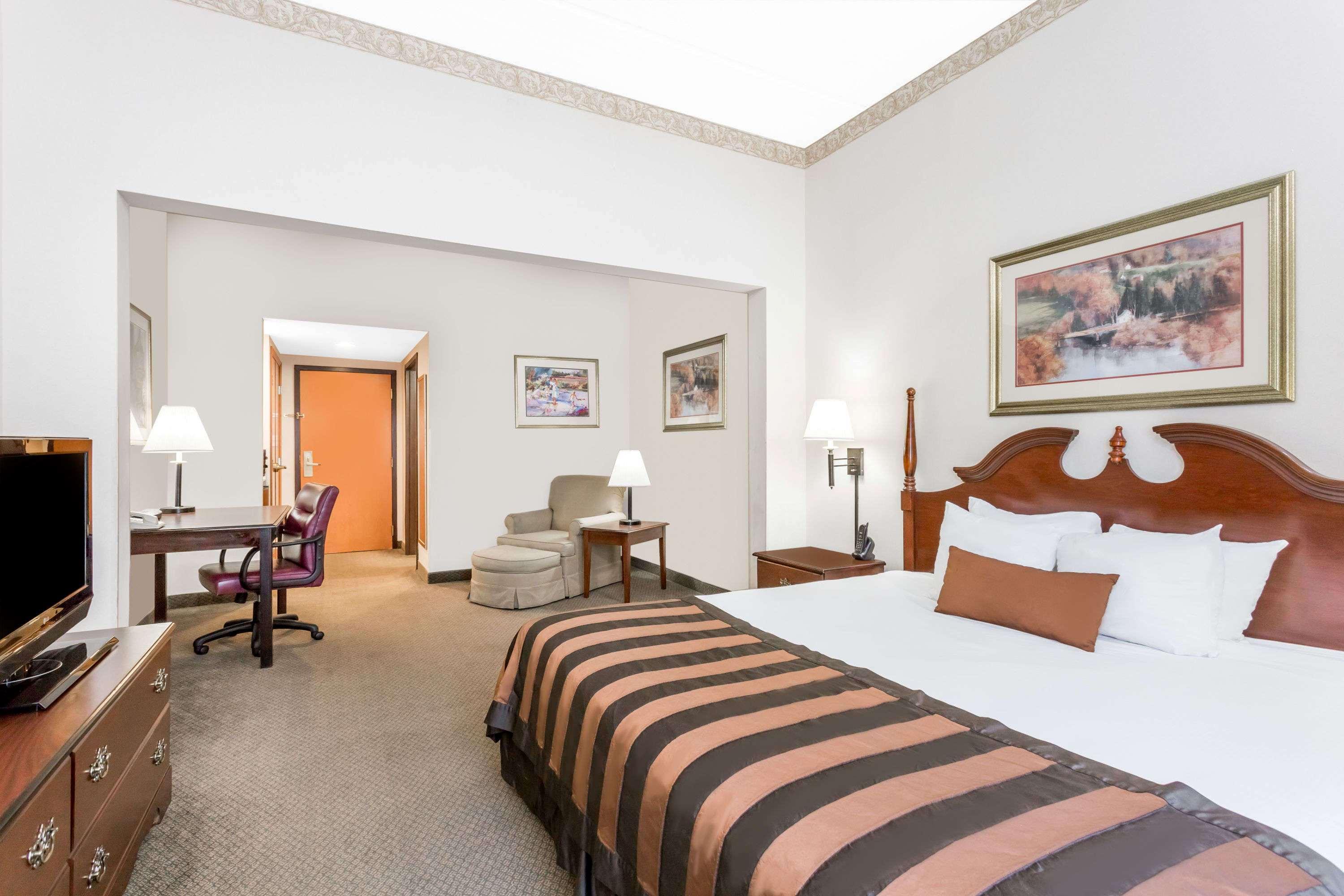 Room, King Bed