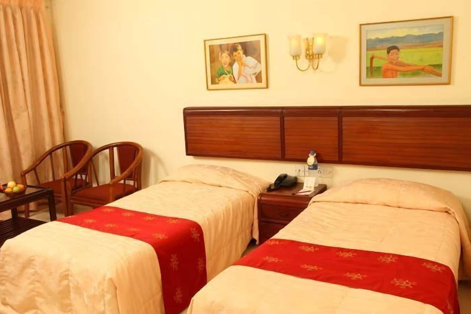 غرفة سوبيريور بسرير مزدوج، Yuvarani Residency Hotel 3/8