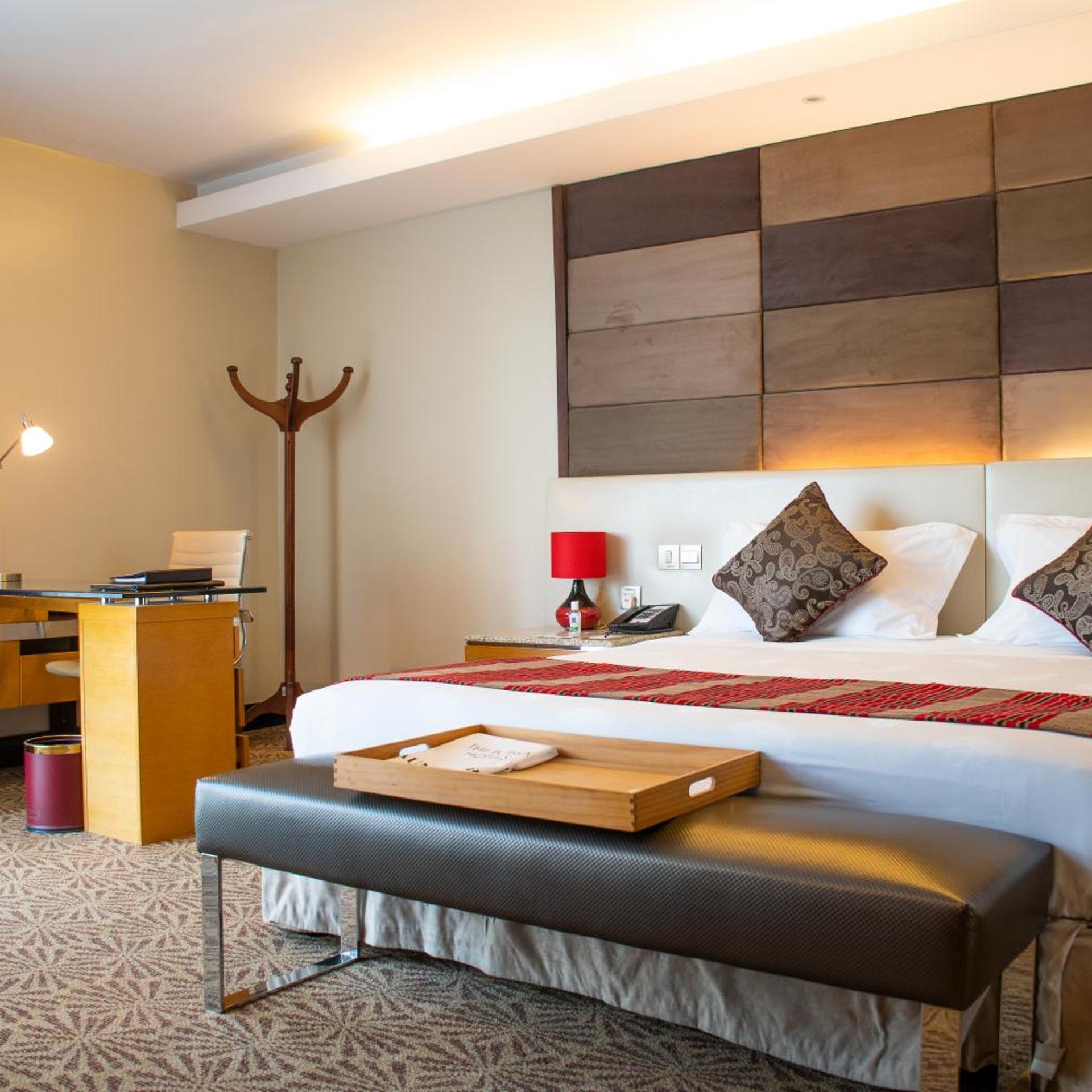 BUSINESS SUITE