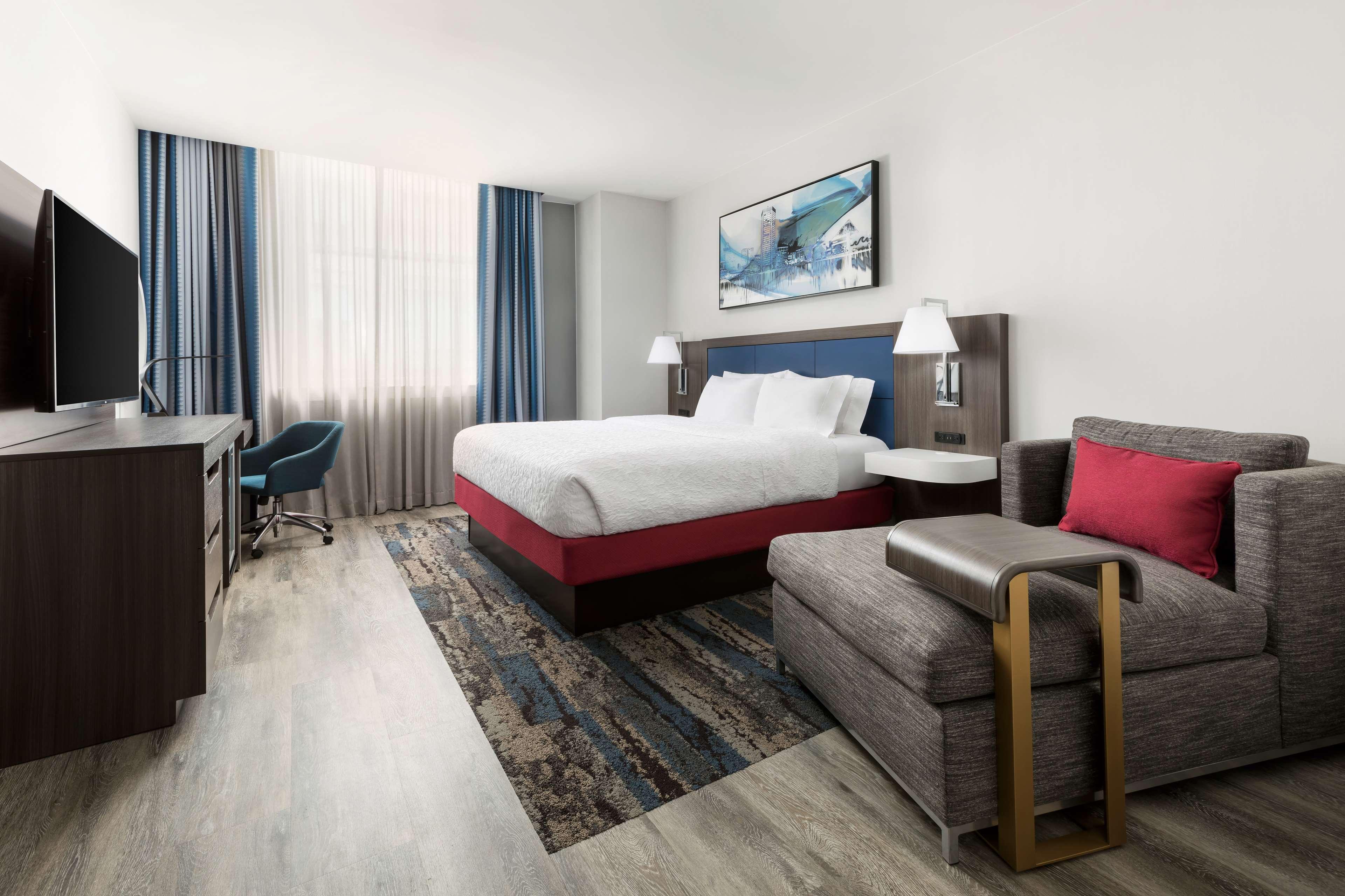 ROOM, KING BED