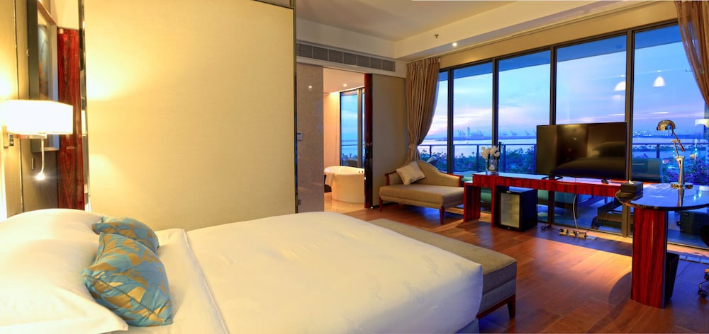 Forest City Marina Hotel 23/66