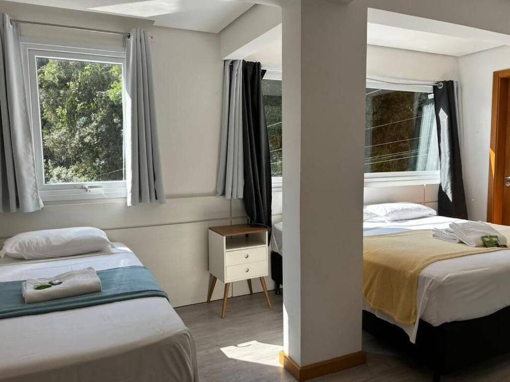 Hotel Golden Hills 16/36