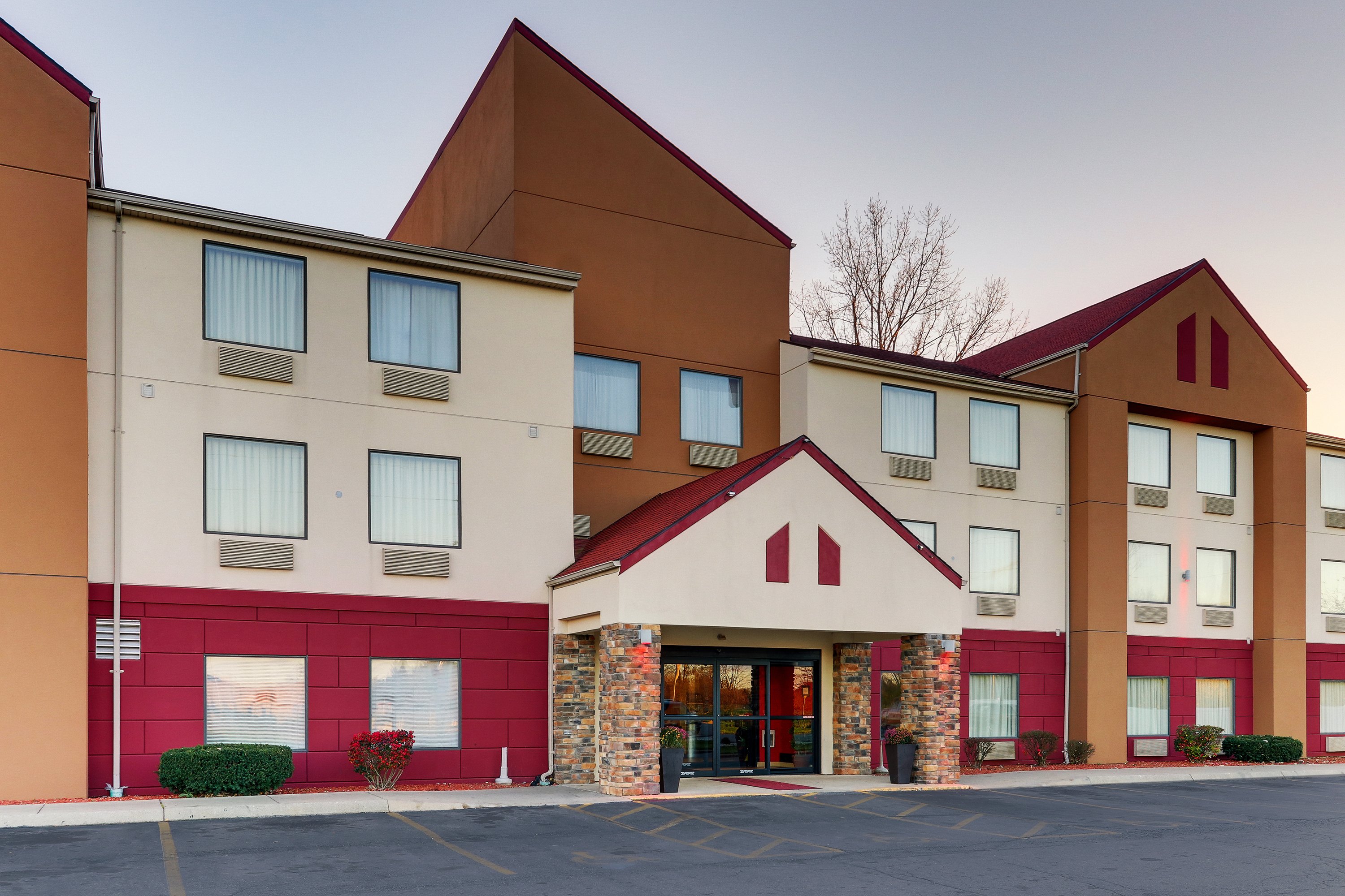 Red Roof Inn Springfield, OH 8/45