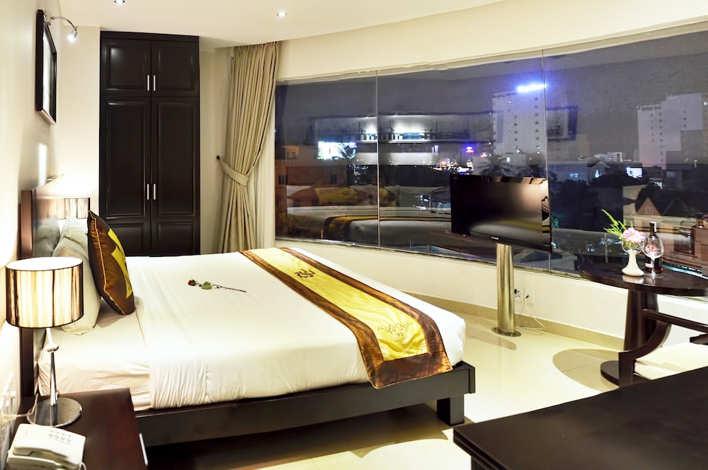 D C Hotel 24/56