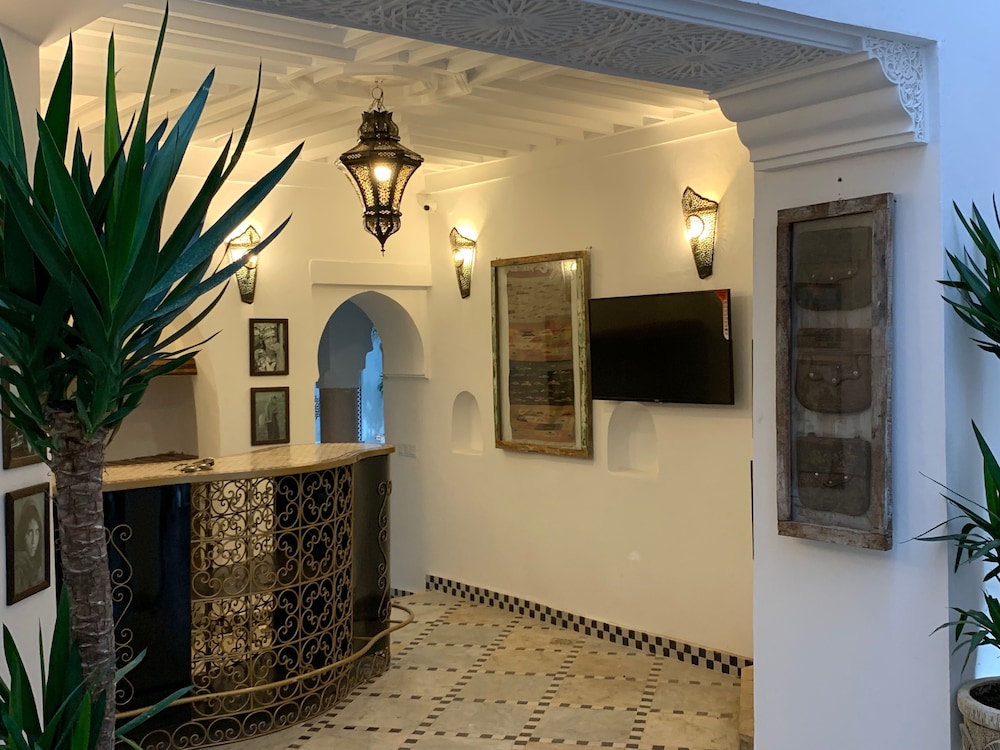 Riad Abaka 8/50