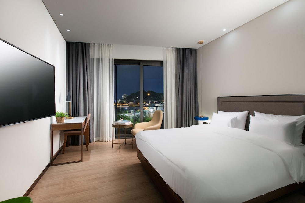 DELUXE, DOUBLE BED, TERRACE