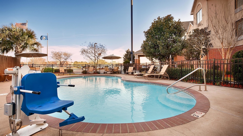 Best Western Plus Executive Hotel Suites 47/50