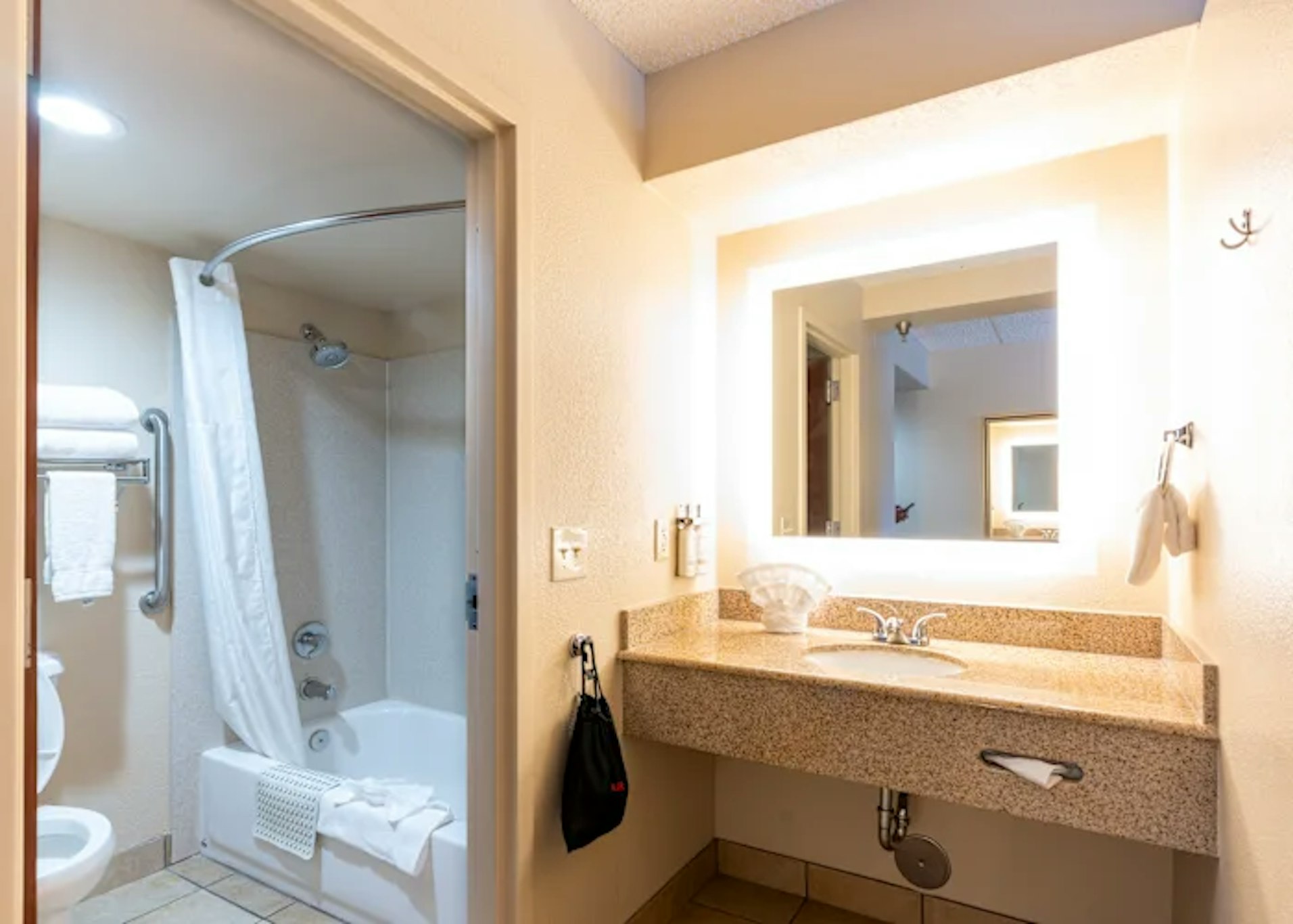 Grand Canyon Hotel and Suites 12/12