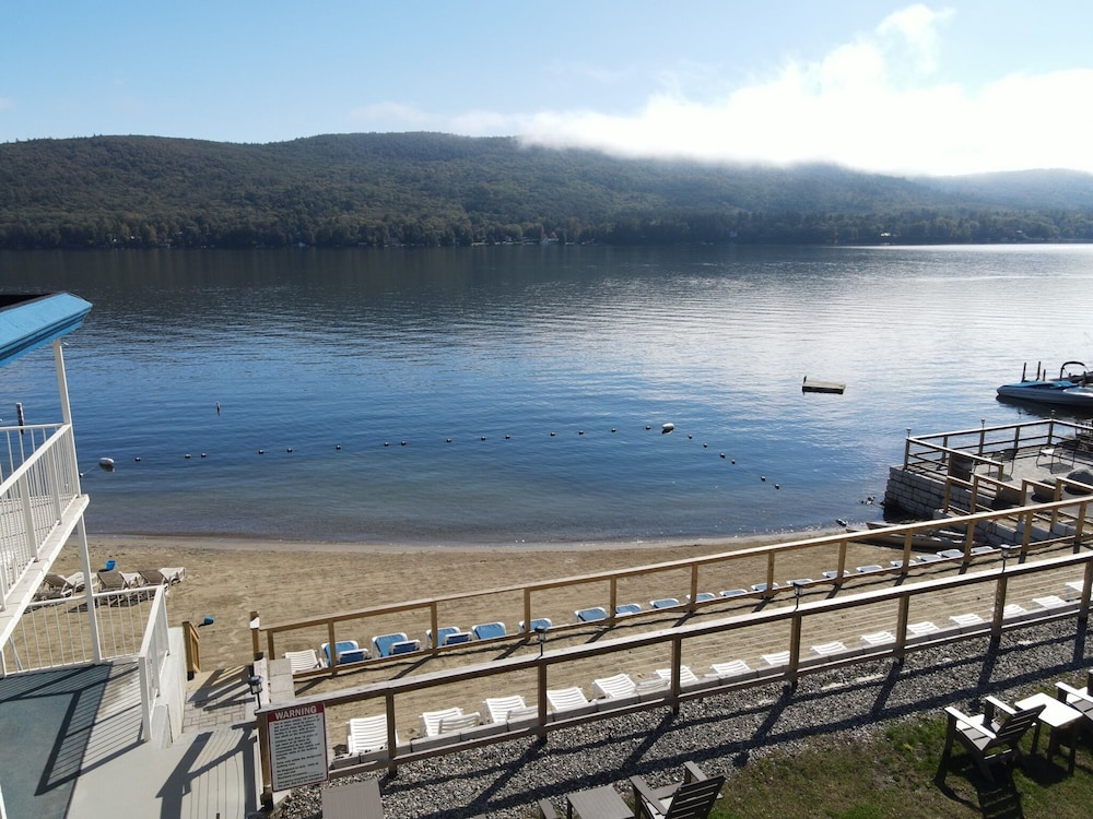 Lakefront Terrace Resort 26/42
