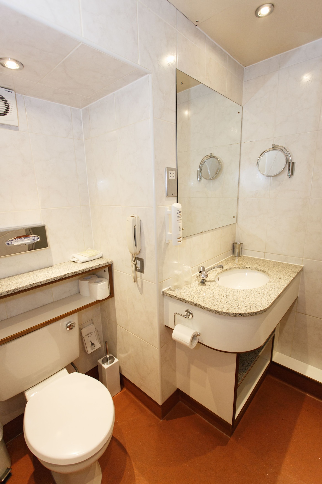 غرفة بسريرين منفصلين، Morgan Hotel 4/4