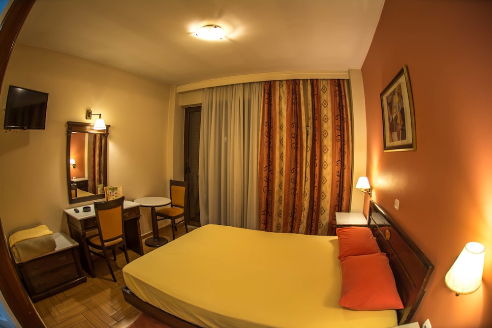 Hotel Chris 26/52