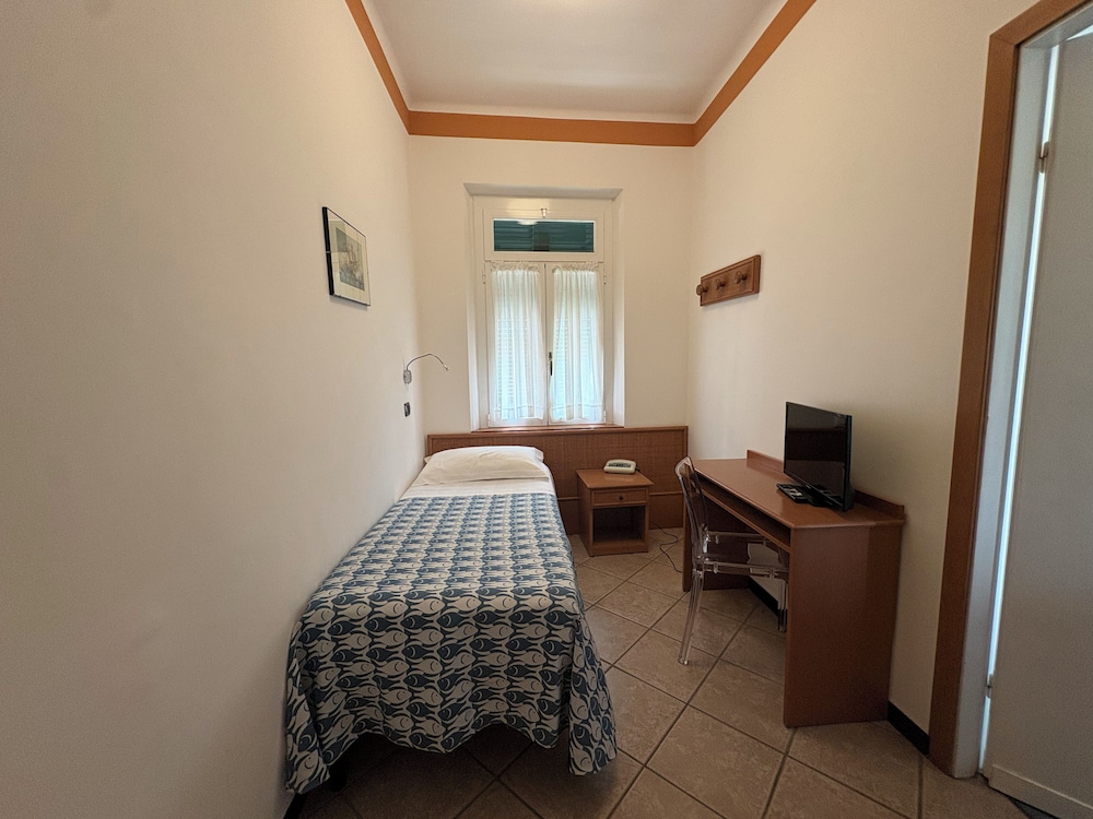 Hotel delle Rose 47/72
