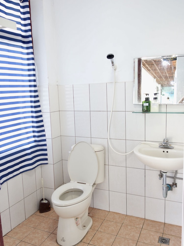 MIXED DORM, STANDARD, SHARED BATHROOM
