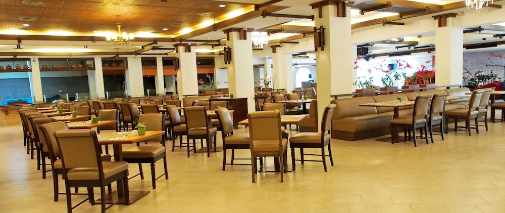 Movenpick Suriwongse Hotel Chiang Mai 50/70