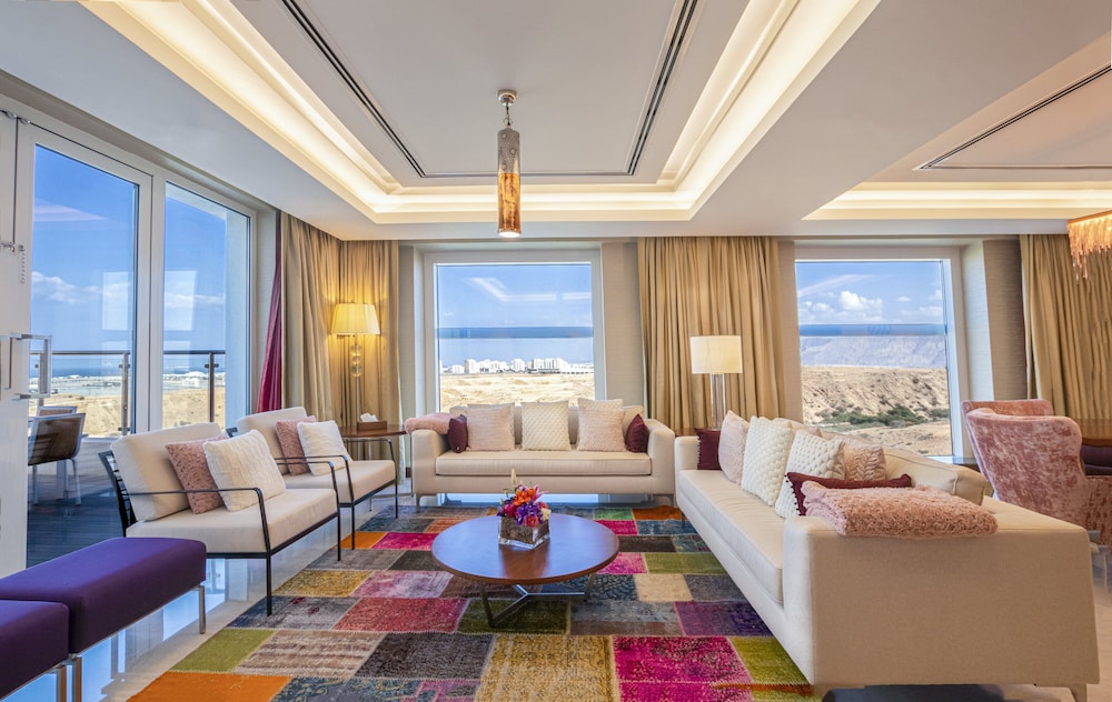 Crowne Plaza Muscat Oman Convention and Exhibition Centre (OCEC) 43/76