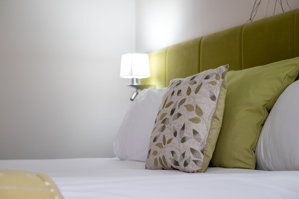 Holiday Inn Corby 26/77