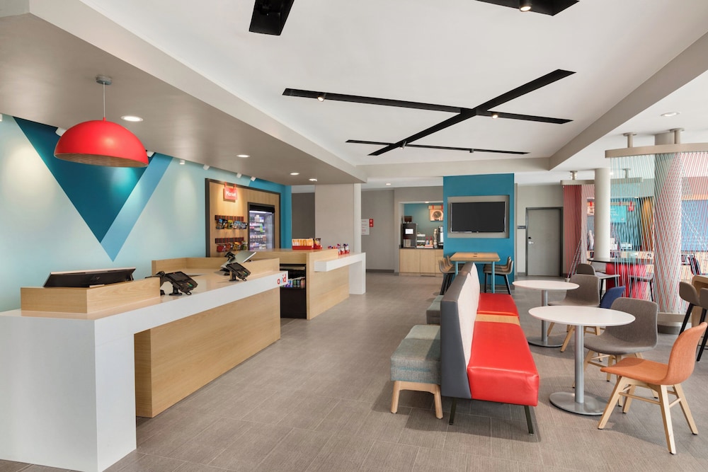 Avid Hotel Redding by IHG 14/30