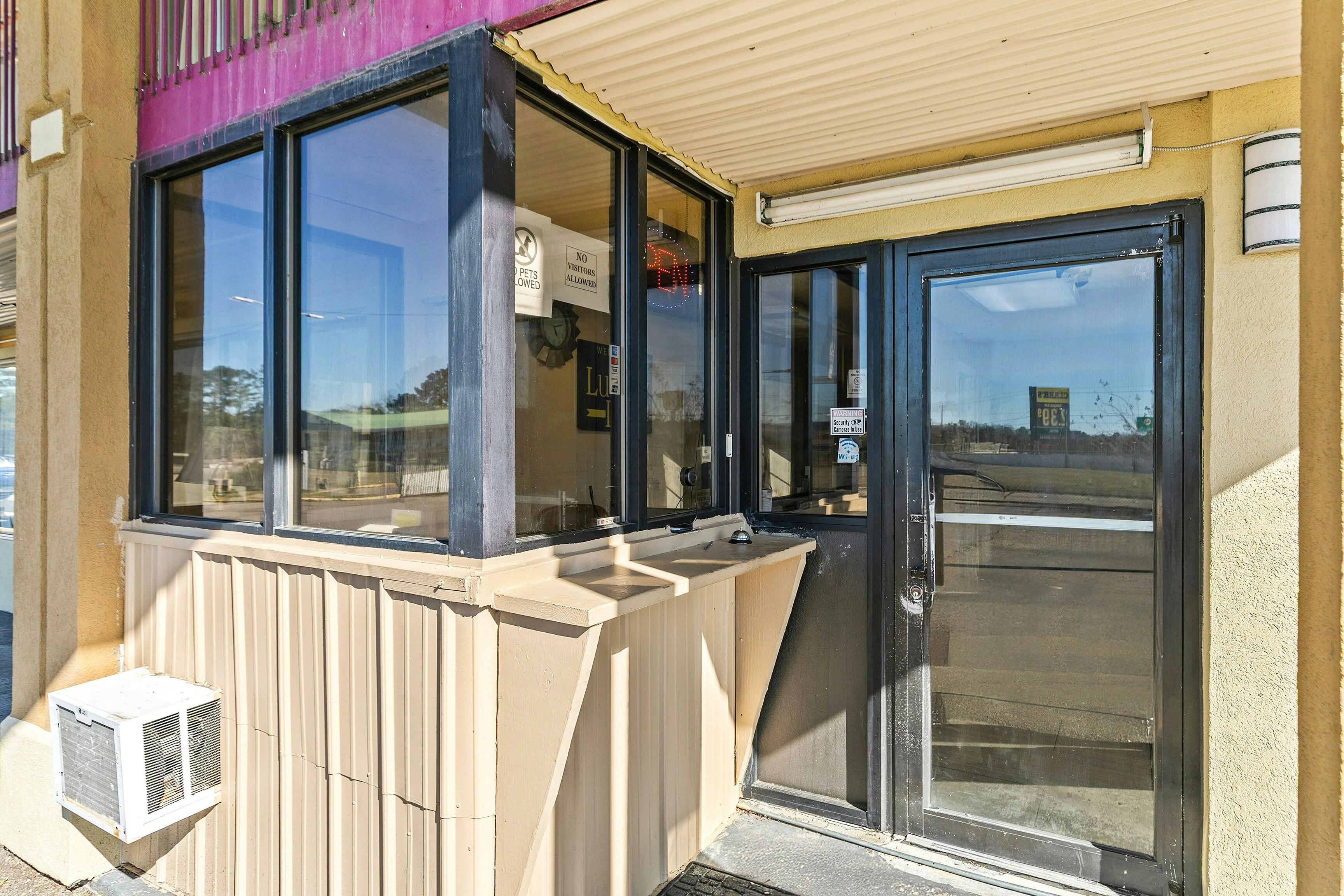 Luxury Inn By Hotel O Hattiesburg, MS 30/50
