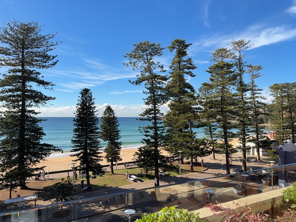 MANLY PARADISE MOTEL AND APARTMENTS 61/66
