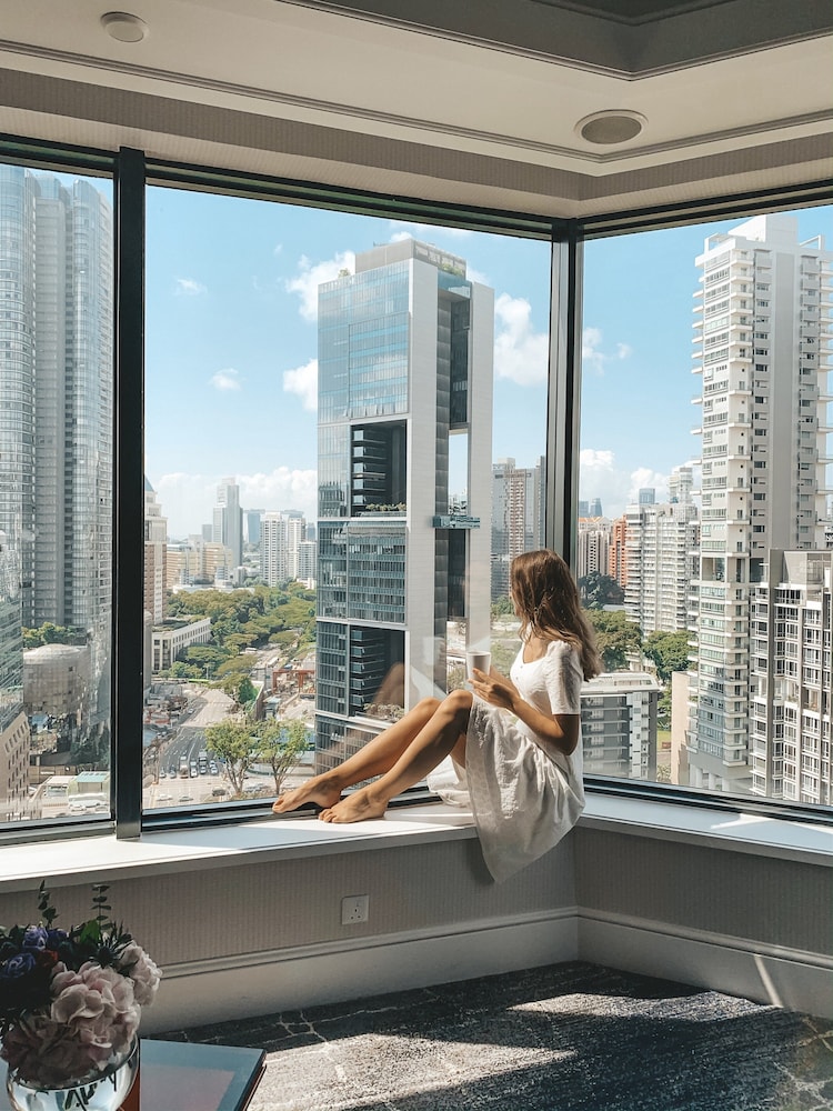Four Seasons Hotel Singapore 35/72
