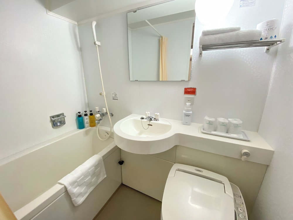 Hotel Chatelet Inn Kyoto 32/33