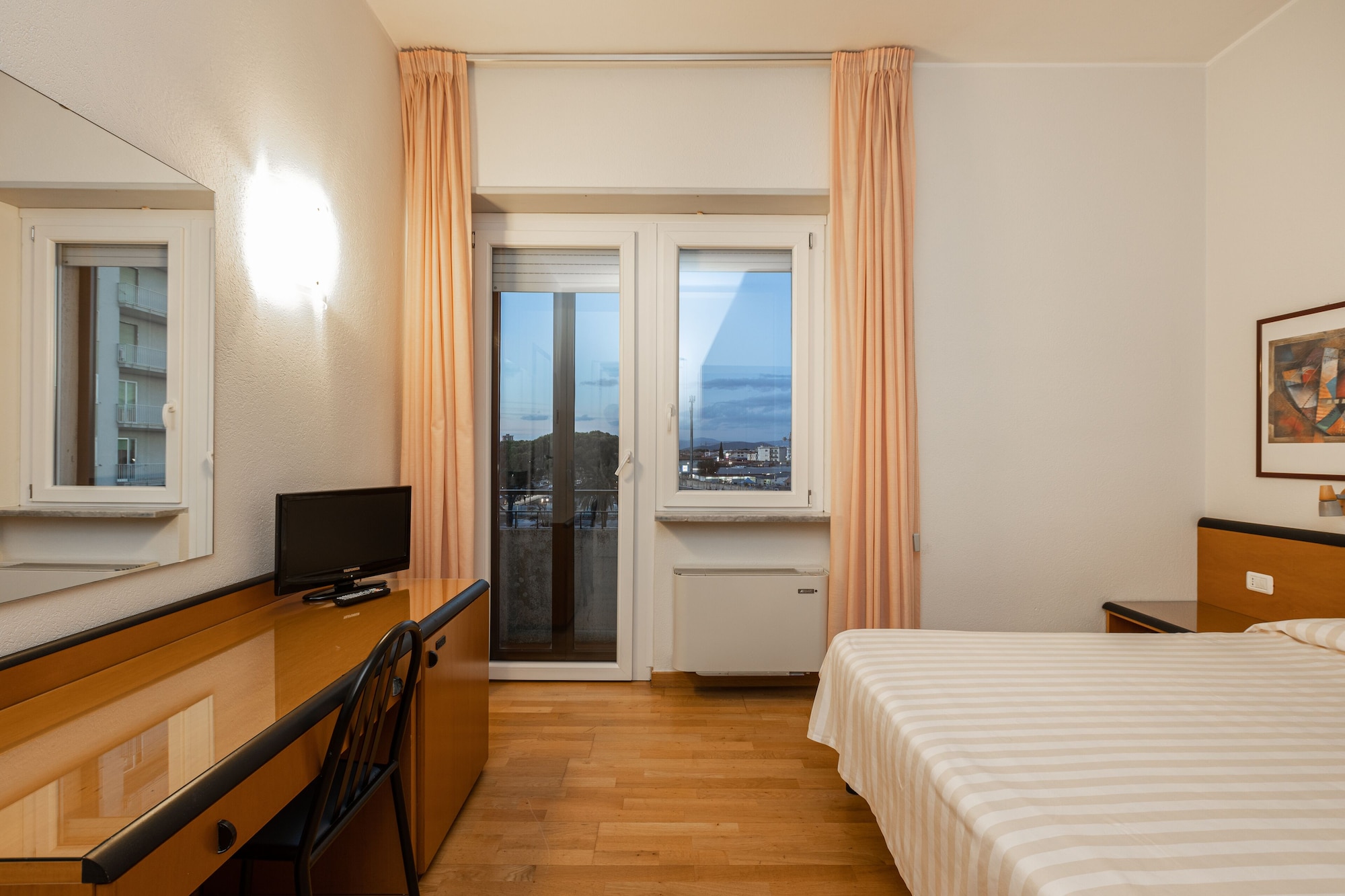 STANDARD, DOUBLE OR TWIN BED