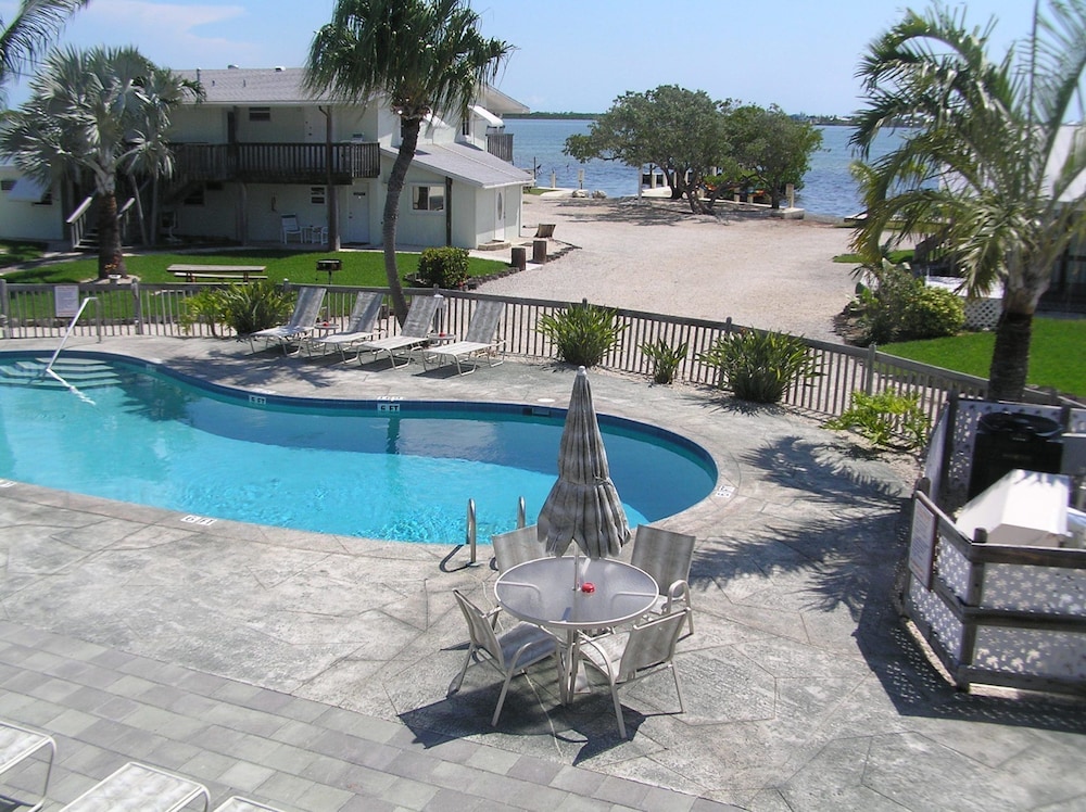 Parmer's Resort 46/51