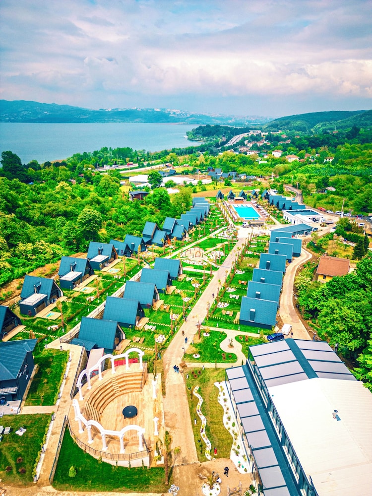Ramada Resort By Wyndham Sapanca Thermal 62/66