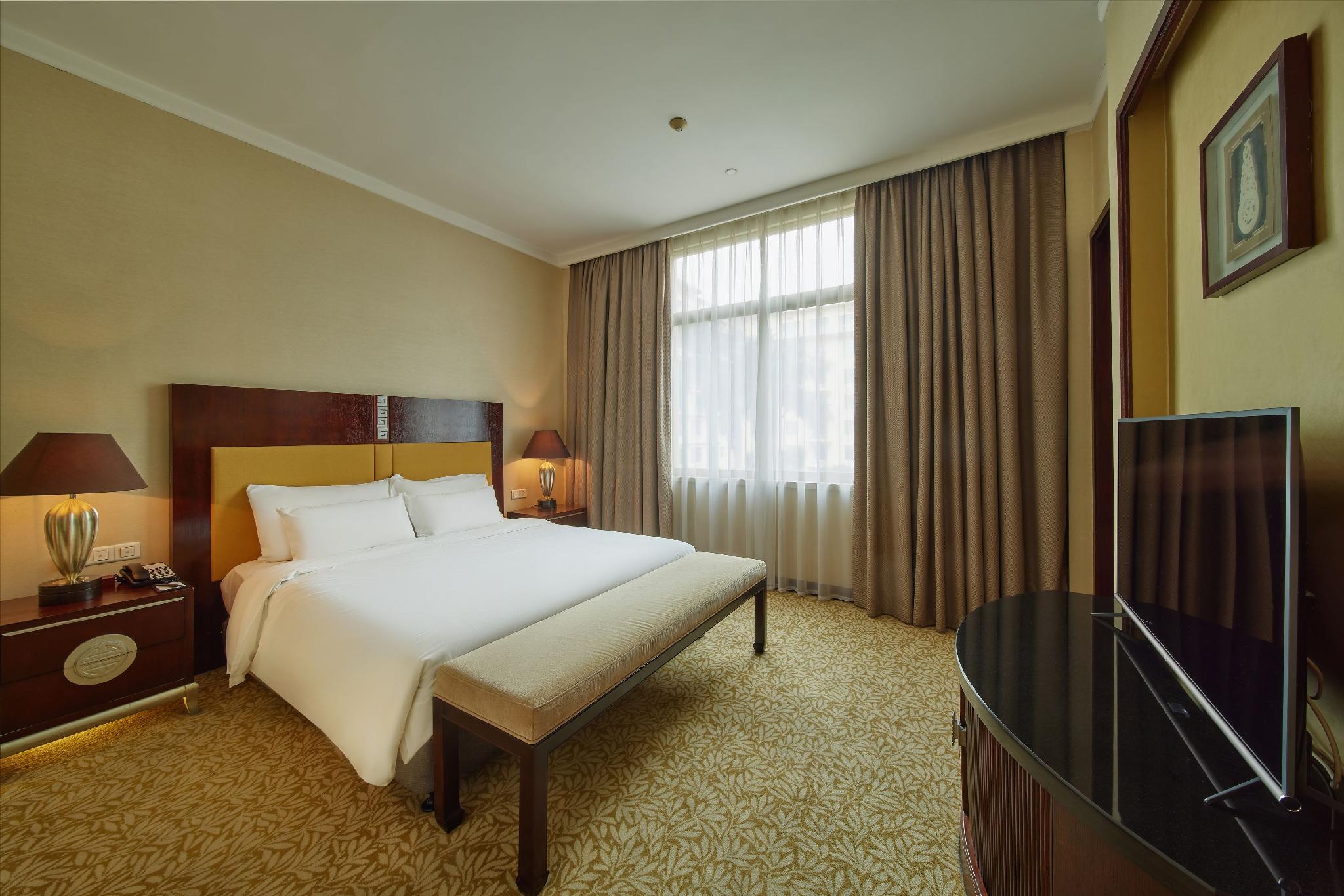 Luxury, Suite