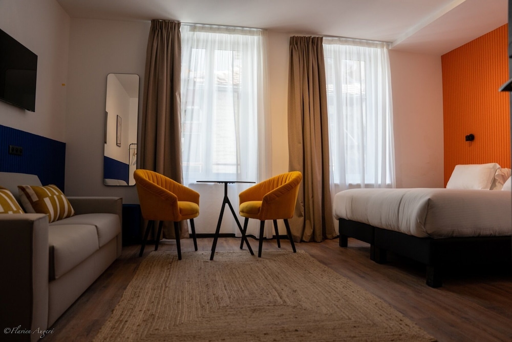 Clap Clap Hotel 24/49