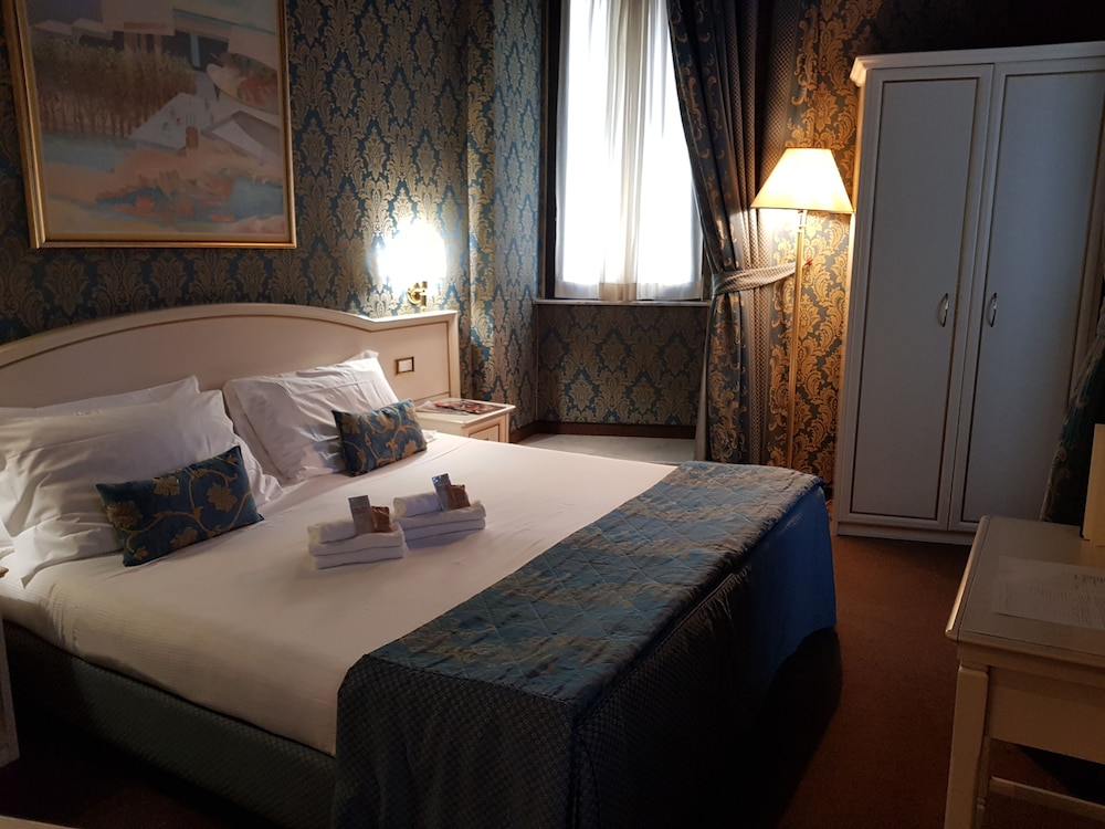 ECONOMY, DOUBLE BED