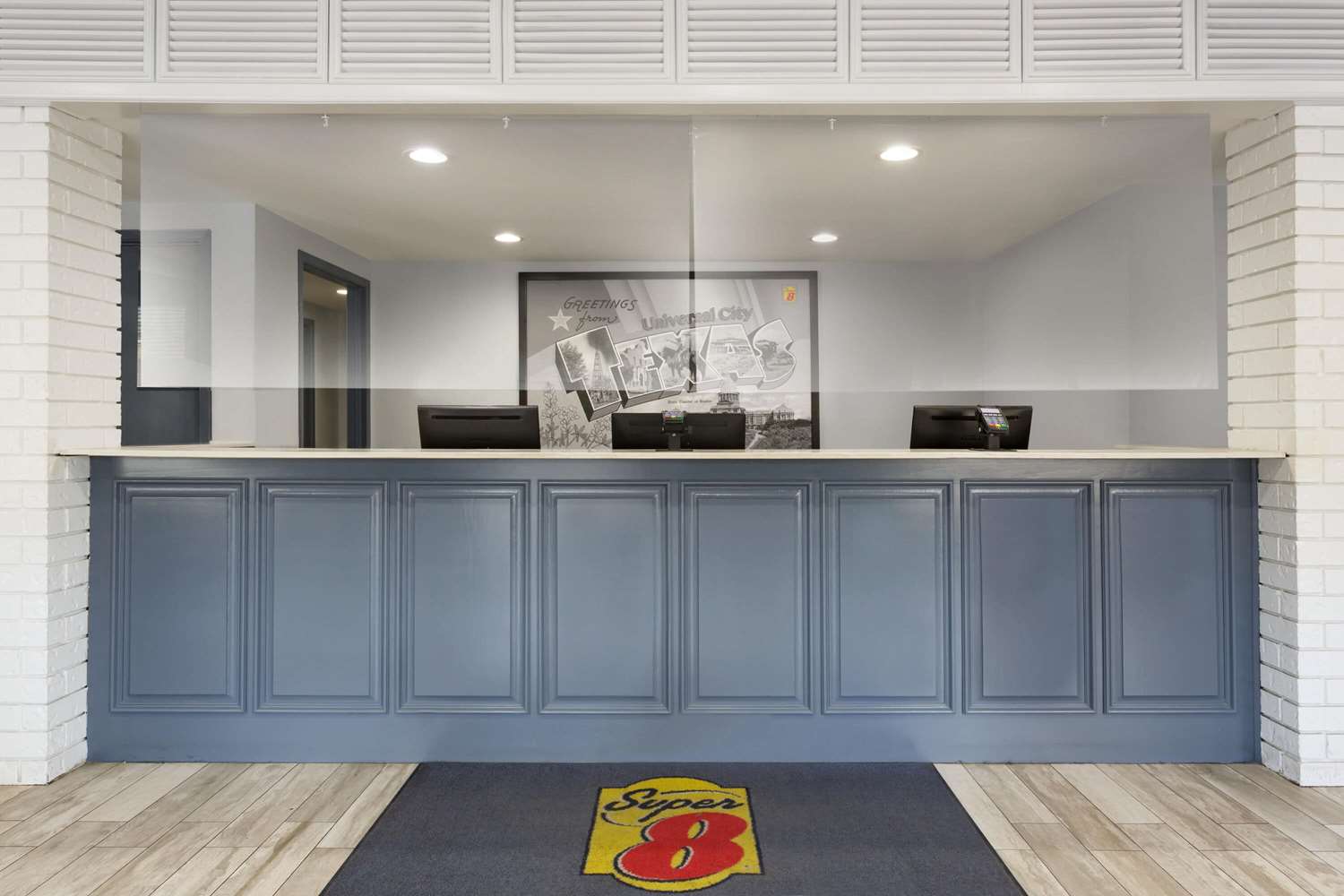 Super 8 by Wyndham Universal City 14/55