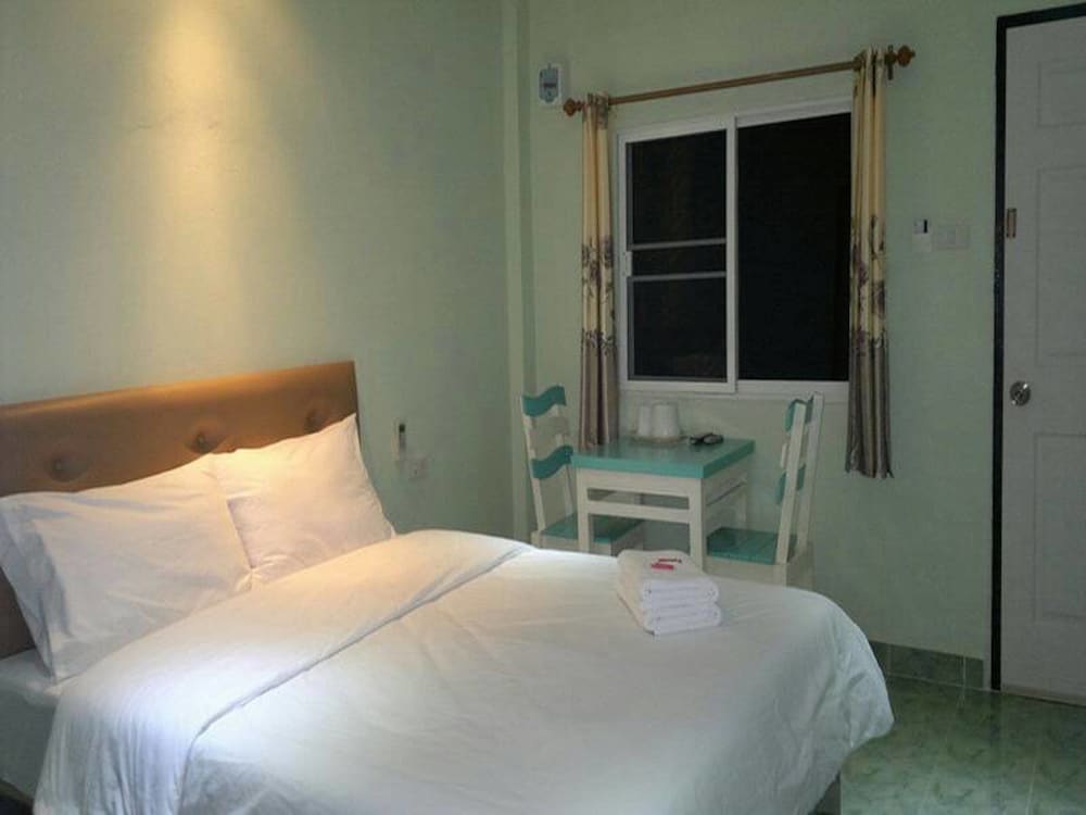 Wattana Hill Resort 12/28
