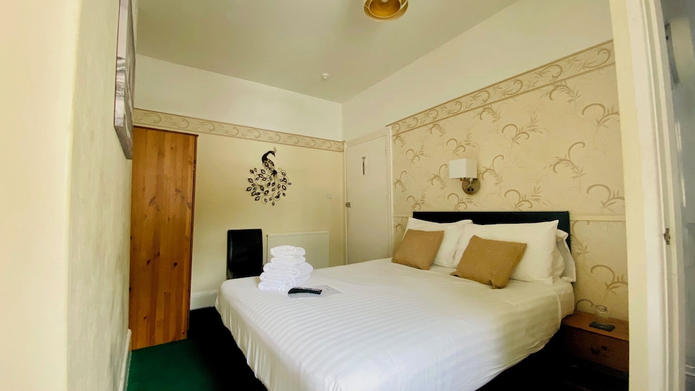 Compact, Double Bed