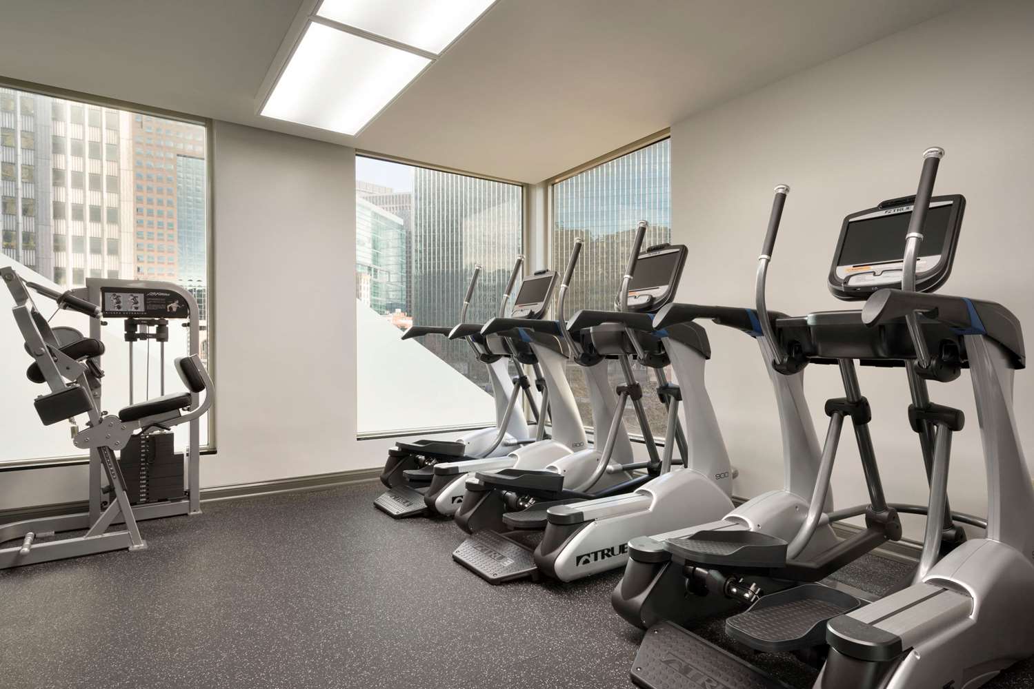 Wyndham Grand Pittsburgh Downtown 8/37