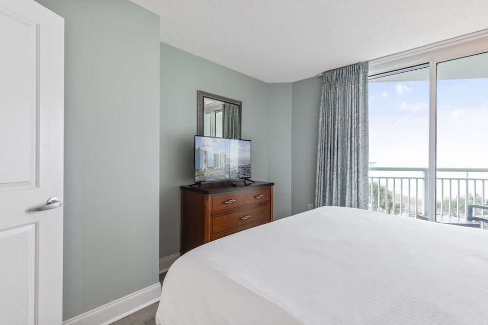 Sandy Beach Oceanfront Resort 14/50
