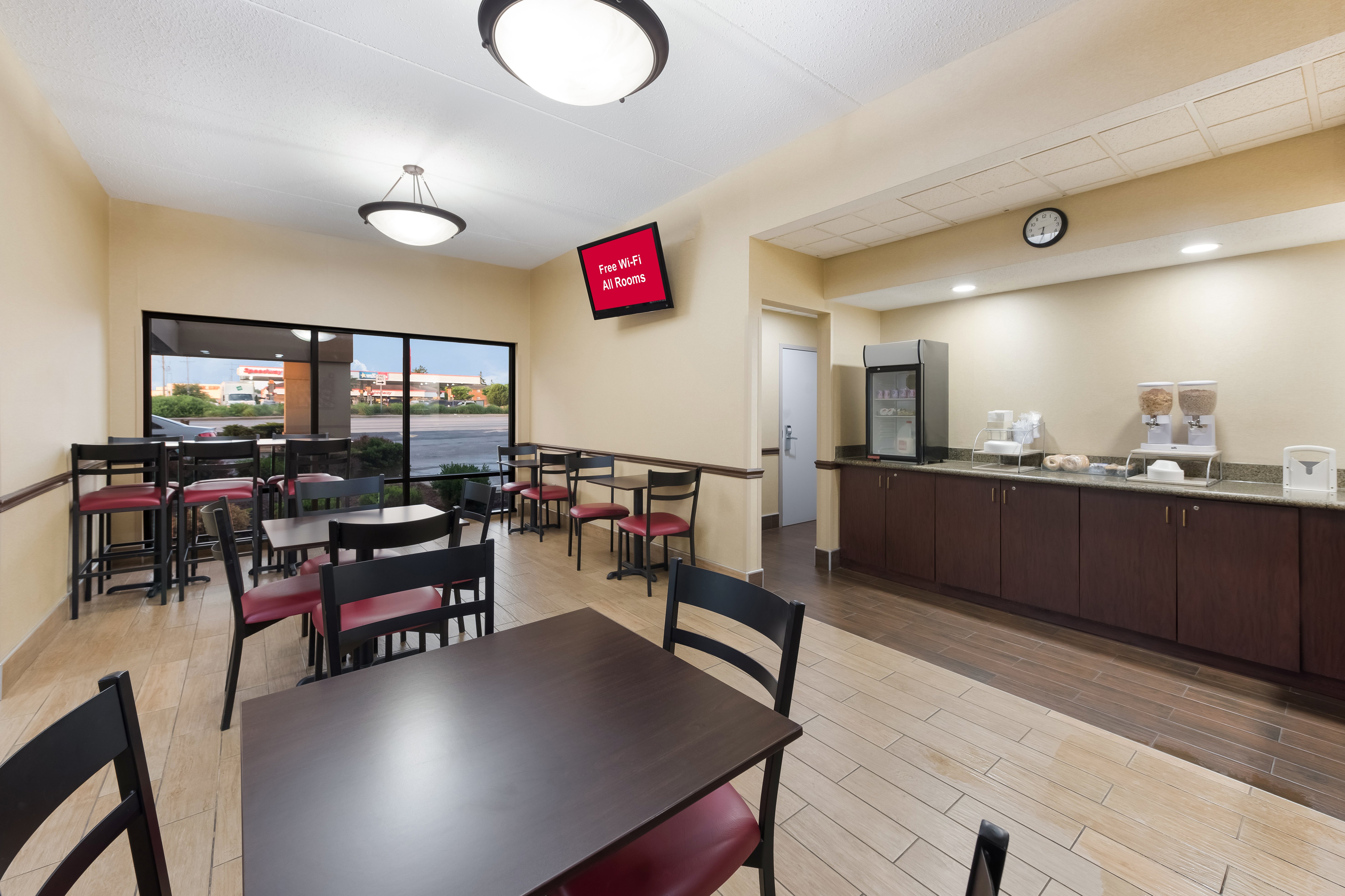 Red Roof Inn and Suites Columbus - W. Broad 45/55