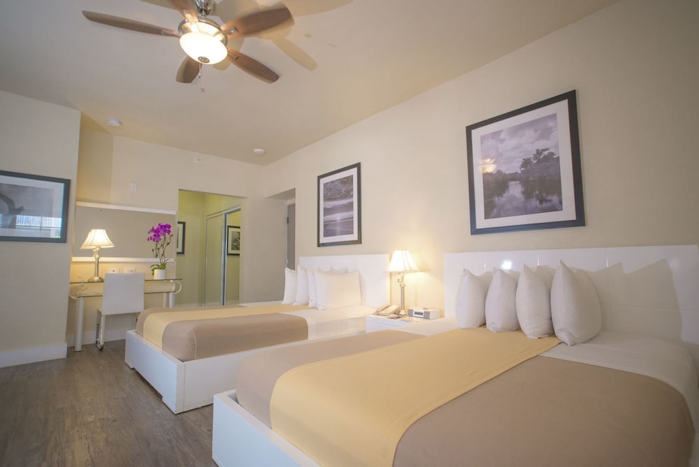 Ocean Five Hotel 11/24