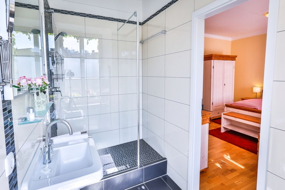 Hotel zum Goldenen Lowen Baden-Baden 24/27