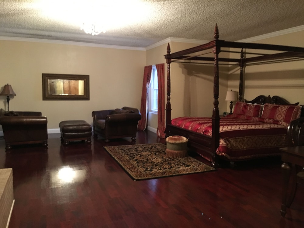 Colts Neck Inn Hotel 41/64