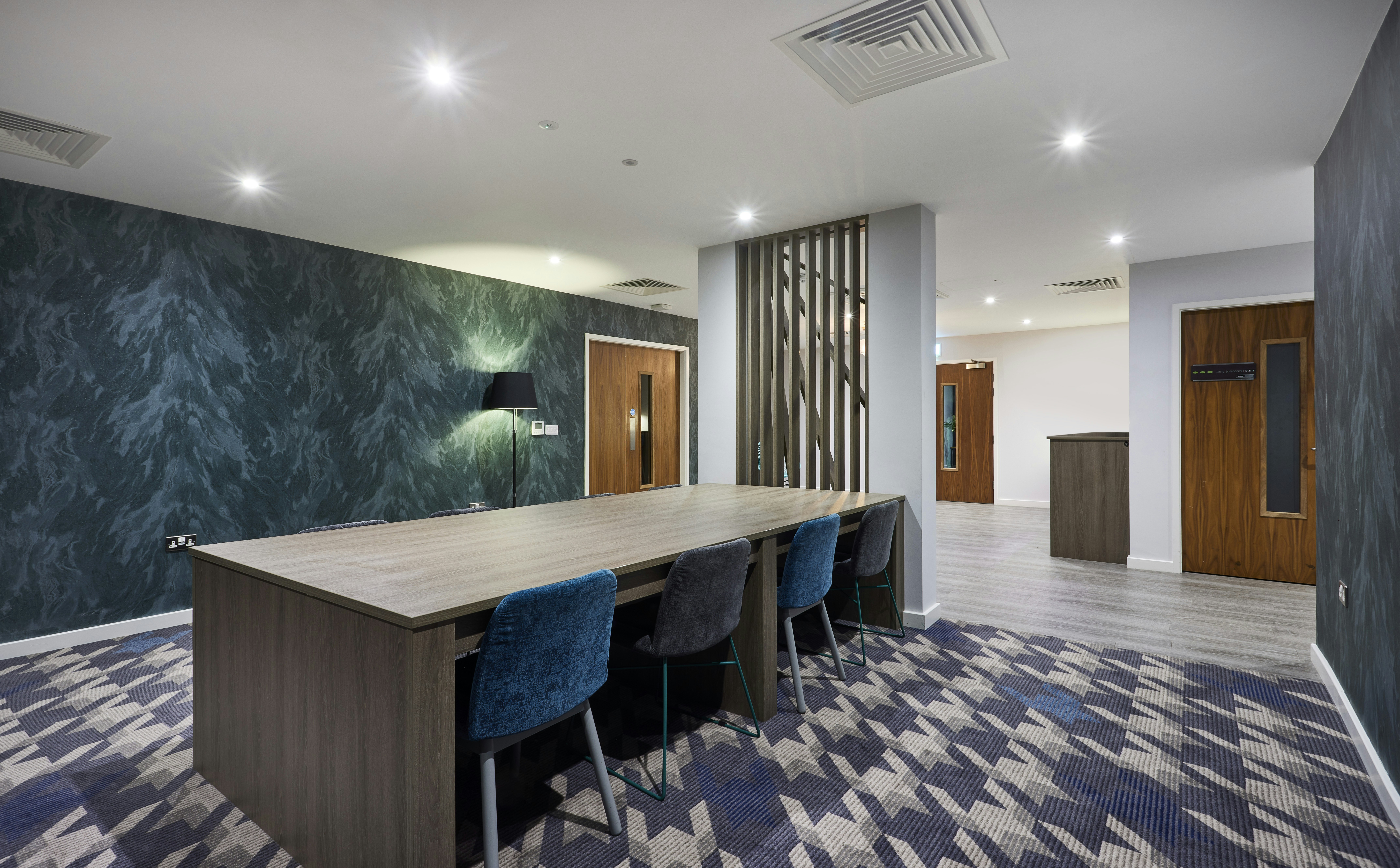 Hampton By Hilton Humberside Airport 9/38