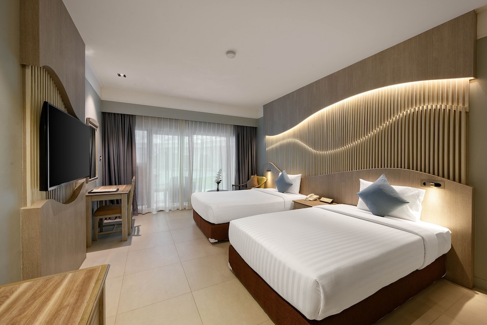 SUPERIOR, TWIN BEDS, GARDEN VIEW